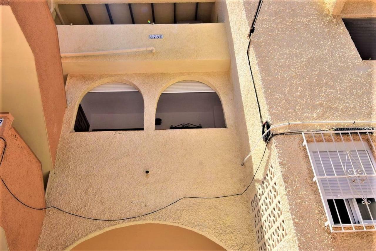 34 Retro Beach House - Alicante Real Estate ตอร์เรเวียคา ภายนอก รูปภาพ